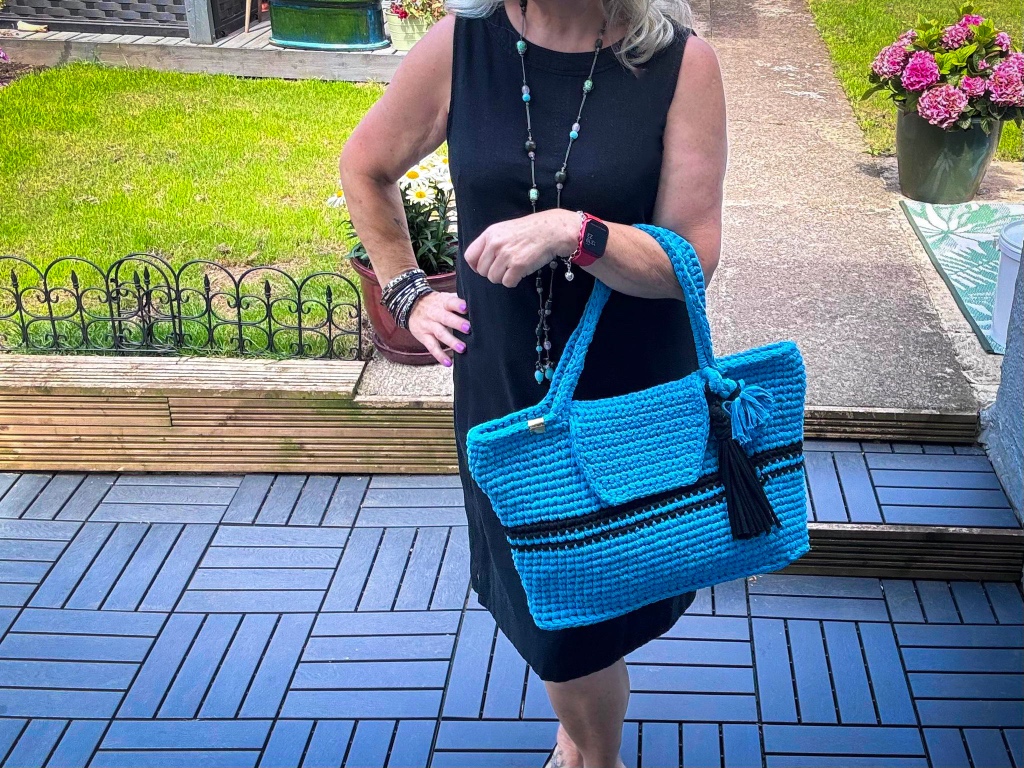 handmade-crochet-handbag1