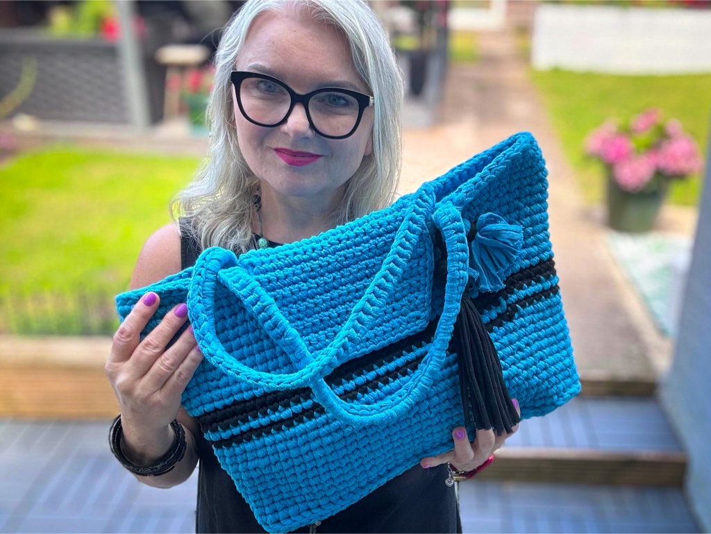 handmade-crochet-handbag3